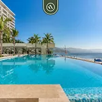 1 Bedroom Condo With Amazing Bay View - Beach - Pools