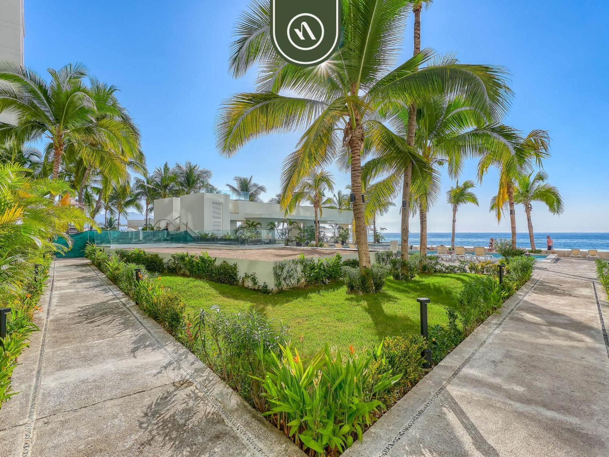 1 Bedroom With Amazing Bay View - - Pools Apartment Puerto Vallarta