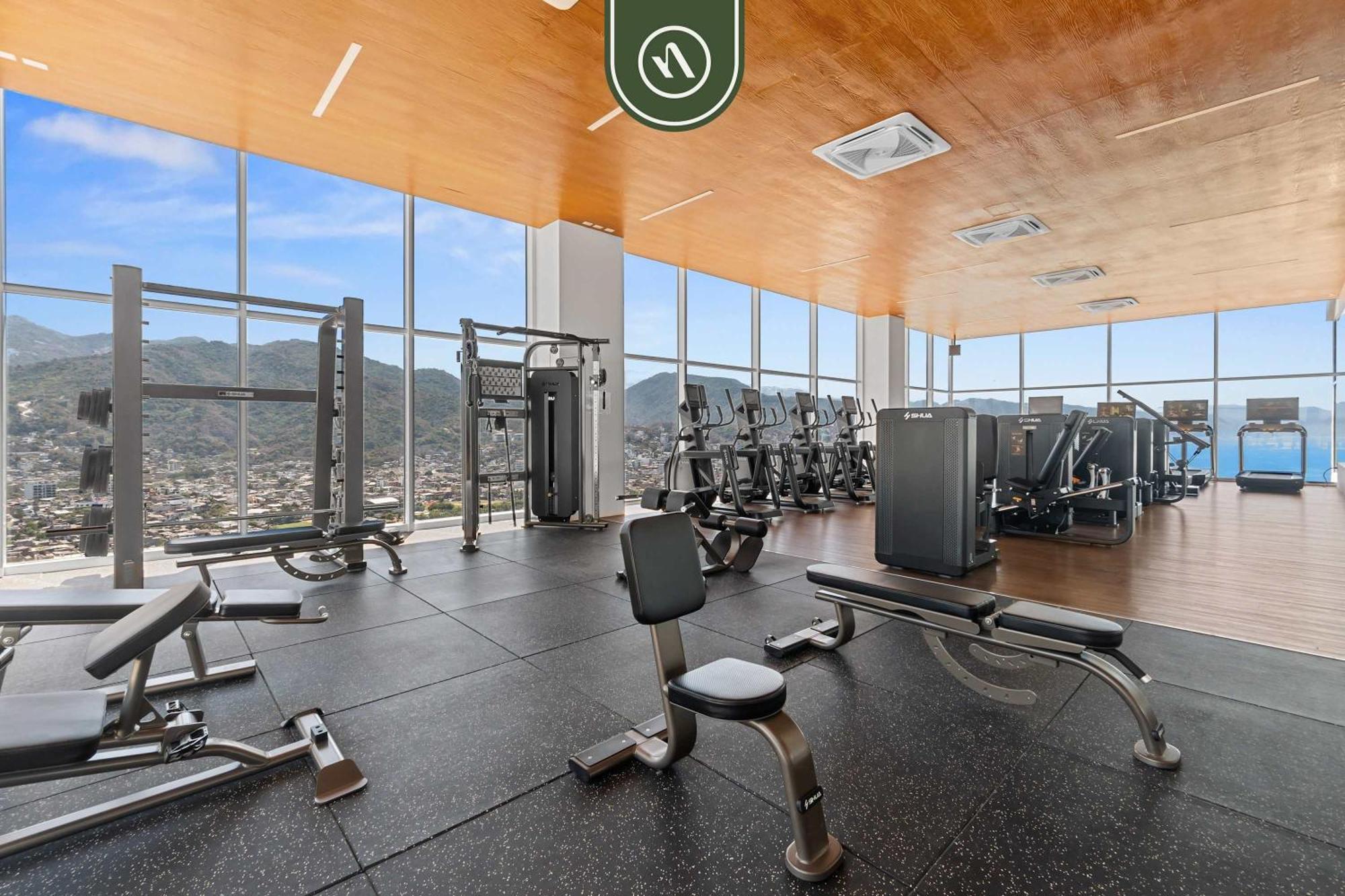 Apartment 1 Bedroom With Amazing Bay View - - Pools