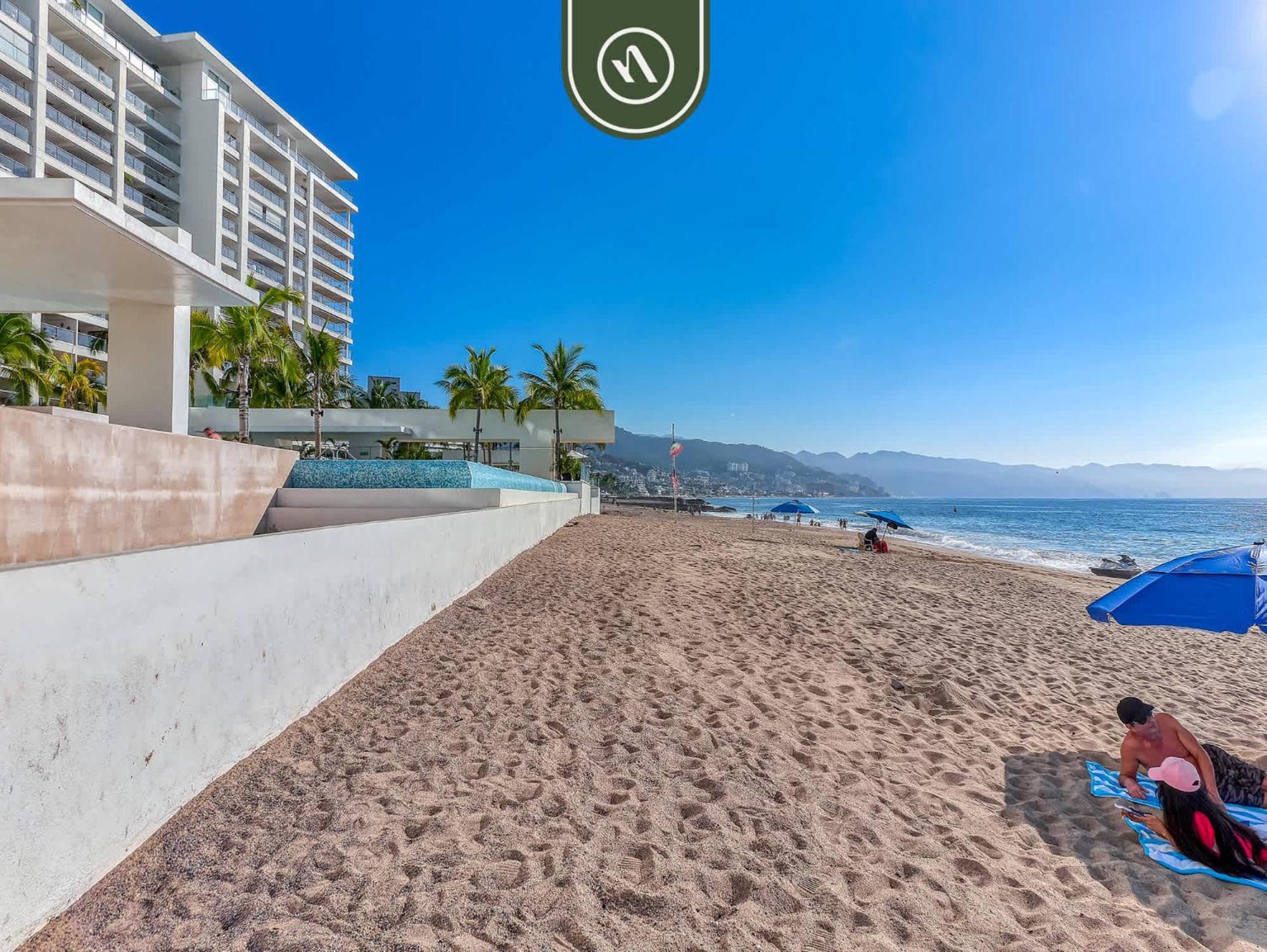 1 Bedroom With Amazing Bay View - - Pools
