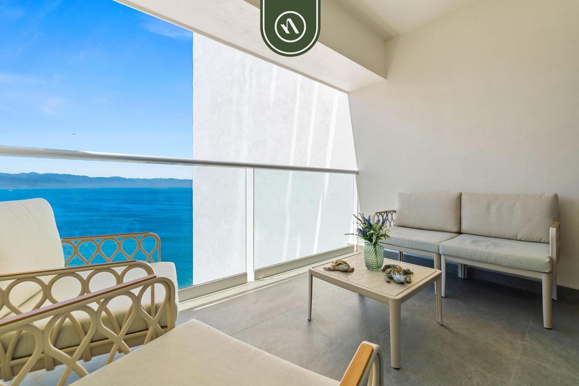 1 Bedroom With Amazing Bay View - - Pools *