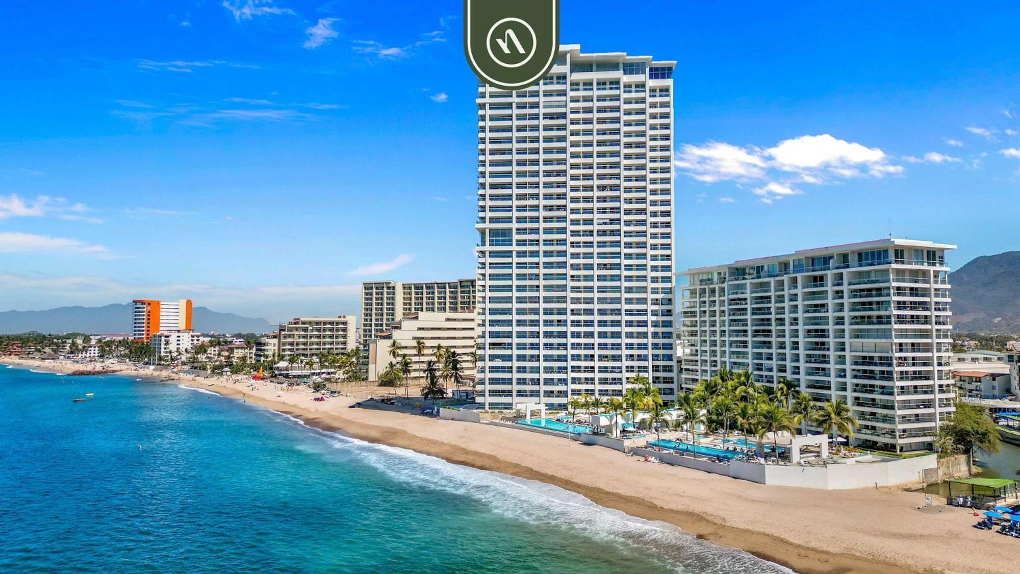 1 Bedroom With Amazing Bay View - - Pools Puerto Vallarta
