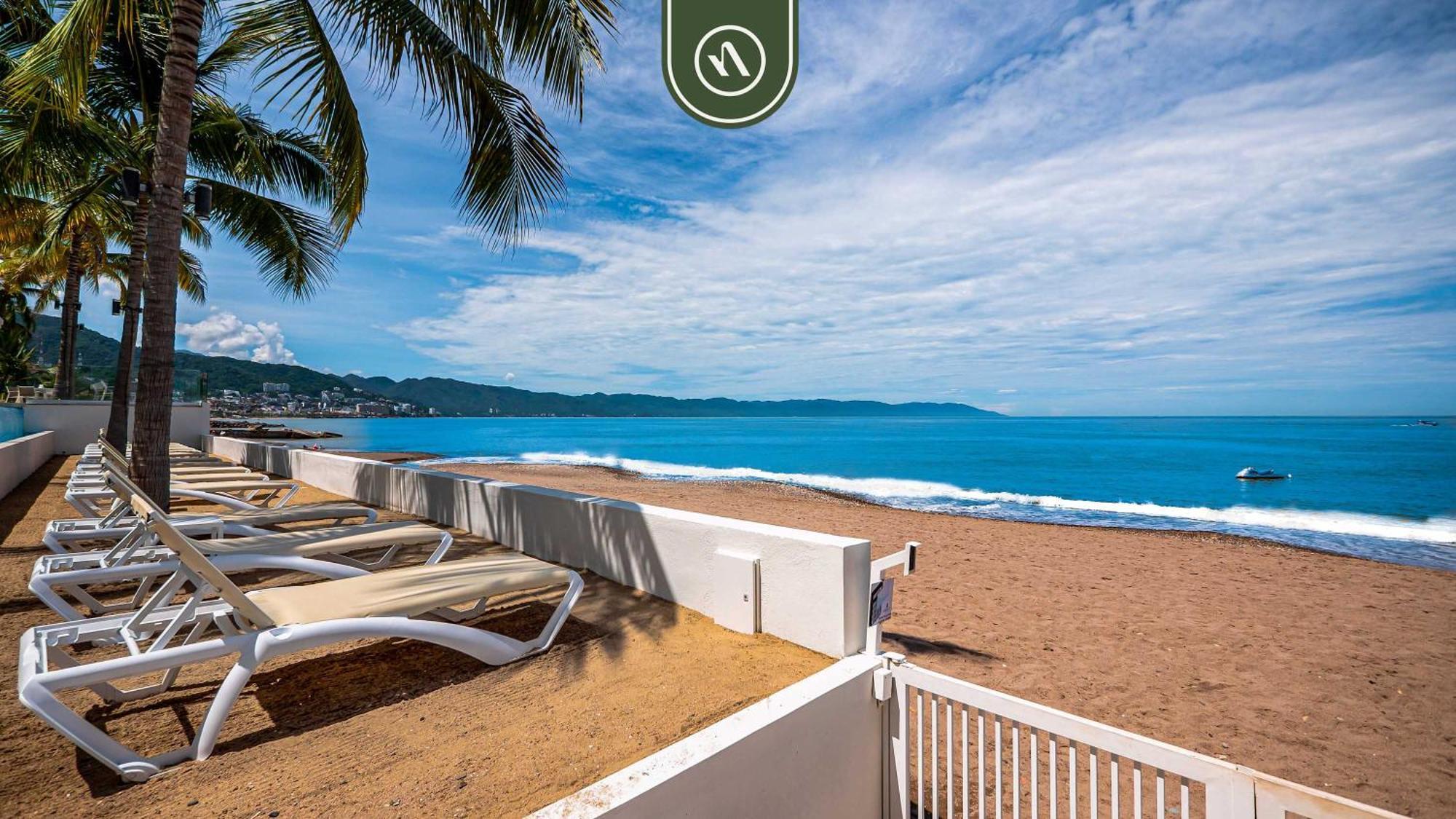 1 Bedroom With Amazing Bay View - - Pools
