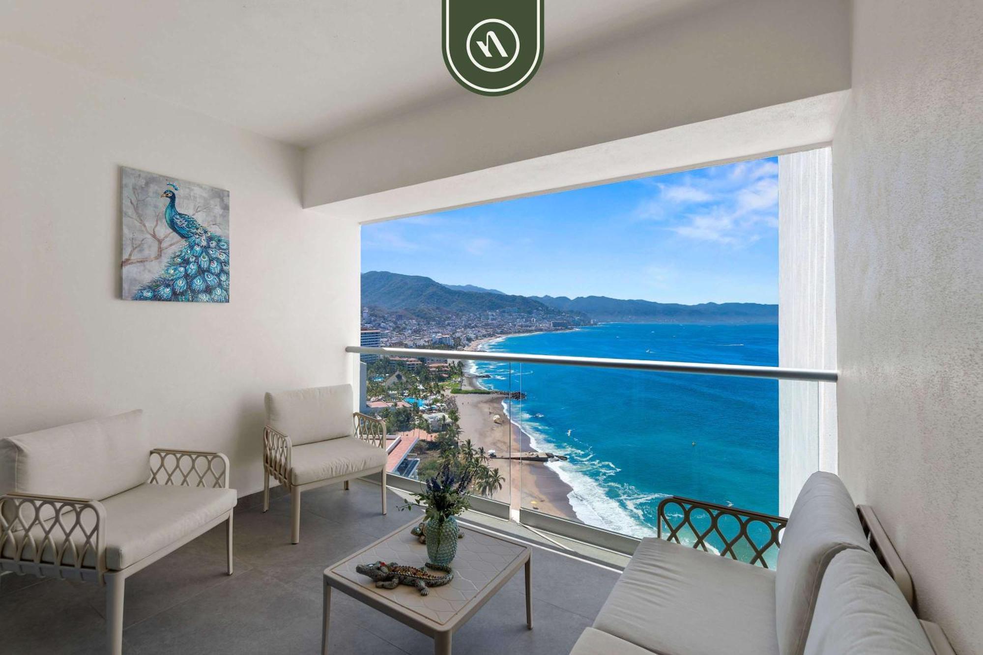 1 Bedroom With Amazing Bay View - - Pools * Puerto Vallarta